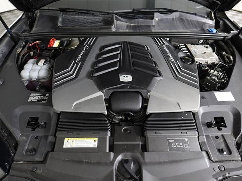 Used 2022 Lamborghini Urus image 25