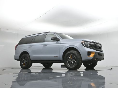New 2026 Ford Expedition Tremor image 3