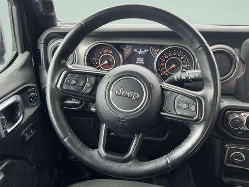 Used 2022 Jeep Wrangler Willys image 25