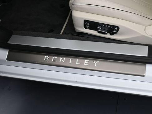 Used 2024 Bentley Continental GT image 16