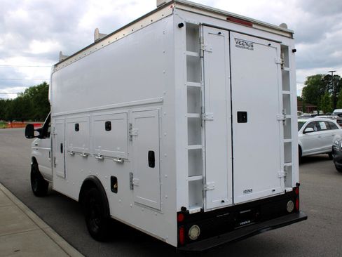 Used 2016 Ford E-350 and Econoline 350 Super Duty image 4