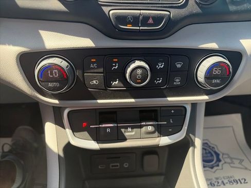 Used 2023 GMC Terrain SLT w/ LPO, Floor Liner Package FWD image 23