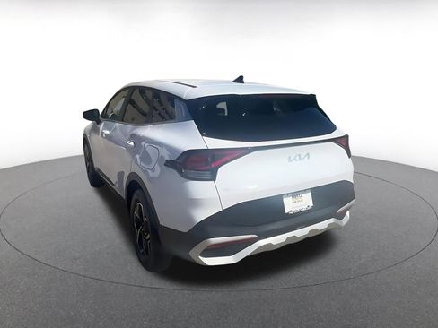 Used 2025 Kia Sportage LX image 11