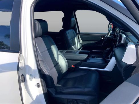 Used 2024 Toyota Tundra Platinum AWD/4WD image 8