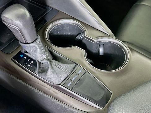 Certified 2023 Toyota Camry SE w/ Convenience Package image 18