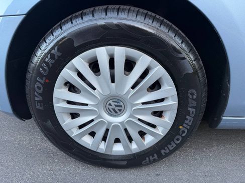 Used 2010 Volkswagen Golf 4-Door image 33