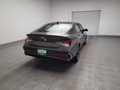 Used 2025 Hyundai Elantra Sport FWD image 7