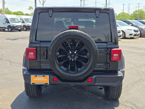 Certified 2025 Jeep Wrangler Unlimited Sahara AWD/4WD image 21
