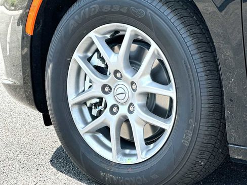 New 2026 Chrysler Pacifica Select image 11