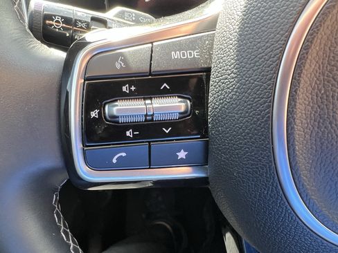 Used 2025 Kia Sorento SX Prestige image 19