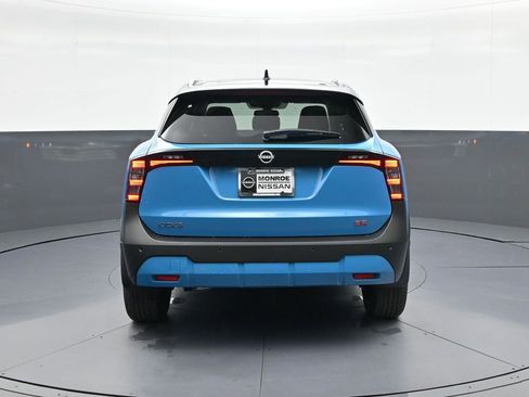 New 2026 Nissan Kicks SR w/ SR Premium Package FWD image 6