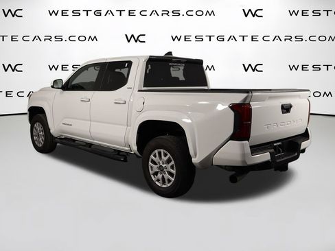 Used 2025 Toyota Tacoma SR5 RWD image 38
