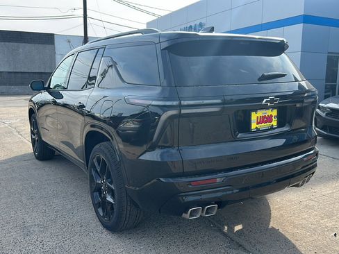 New 2026 Chevrolet Traverse RS w/ LPO, Floor Liner Package AWD/4WD image 9