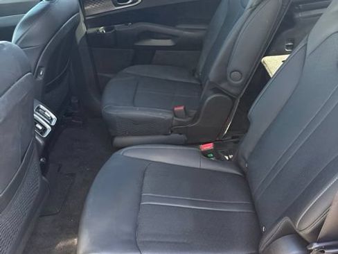 Certified 2023 Kia Sorento EX FWD image 7