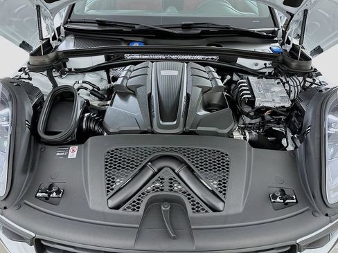 New 2026 Porsche Macan S image 32