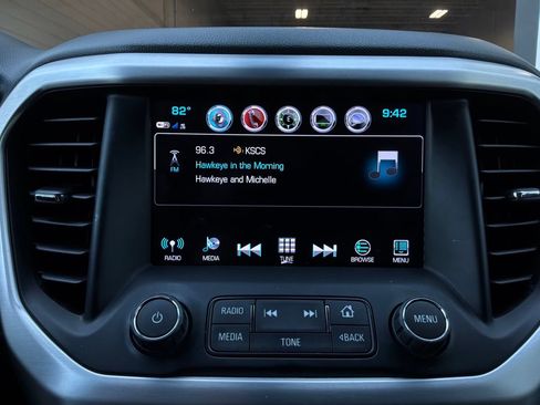 Used 2018 GMC Acadia SLE FWD image 34