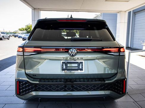 New 2026 Volkswagen Tiguan SE R-Line FWD image 19
