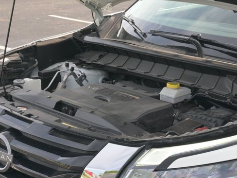 Used 2023 Nissan Pathfinder SL w/ SL Premium Package FWD image 8