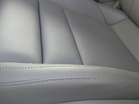 New 2025 Porsche Taycan image 29