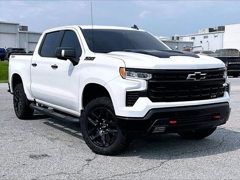 Used 2024 Chevrolet Silverado 1500 LT Trail Boss w/ LT Trail Boss Premium Package AWD/4WD image 1