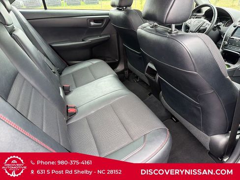 Used 2017 Toyota Camry SE w/ Moonroof Package FWD image 31