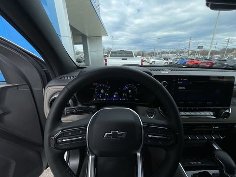 Used 2026 Chevrolet Colorado ZR2 w/ Technology Package image 3