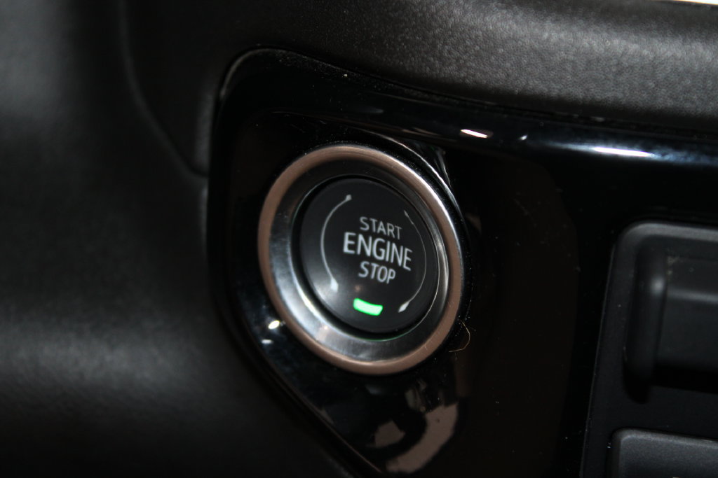 Used 2024 Chevrolet Silverado 1500 High Country w/ Technology Package AWD/4WD image 45
