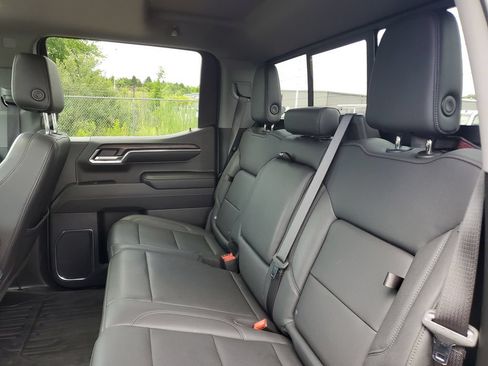 Used 2024 GMC Sierra 1500 SLT w/ SLT Premium Plus Package AWD/4WD image 29