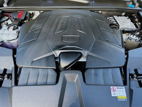 Used 2024 Porsche Cayenne Base w/ Premium Package Plus (PFM) image 34