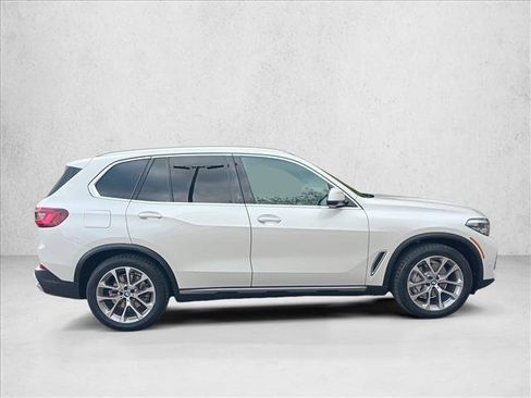 Used 2022 BMW X5 xDrive40i w/ Premium Package image 4