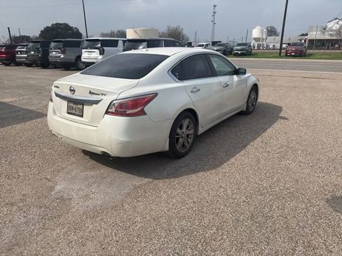 Used 2015 Nissan Altima 2.5 SV image 6