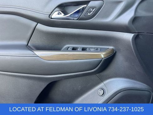 Certified 2023 GMC Acadia SLE w/ Driver Convenience Package image 21