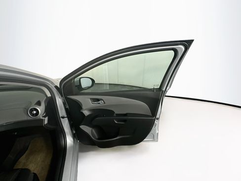 Used 2017 Chevrolet Sonic LT FWD image 29