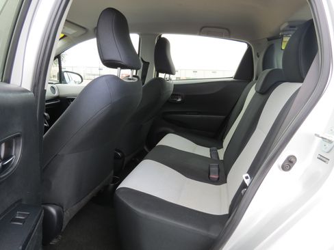 Used 2014 Toyota Yaris L image 22
