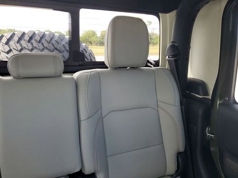 Used 2023 Jeep Gladiator Mojave w/ Trailer Tow Package image 14