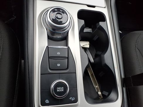 Used 2022 Ford Explorer XLT image 19