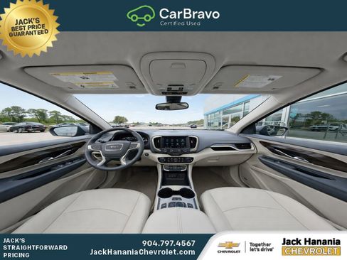 Used 2024 GMC Terrain Denali w/ Denali Premium Package AWD/4WD image 13