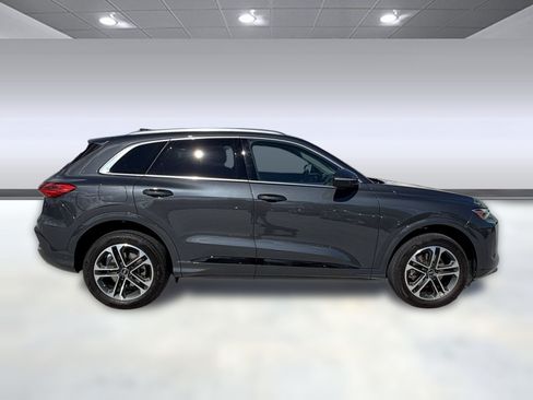 Used 2025 Audi Q5 Premium w/ Convenience Package AWD/4WD image 8