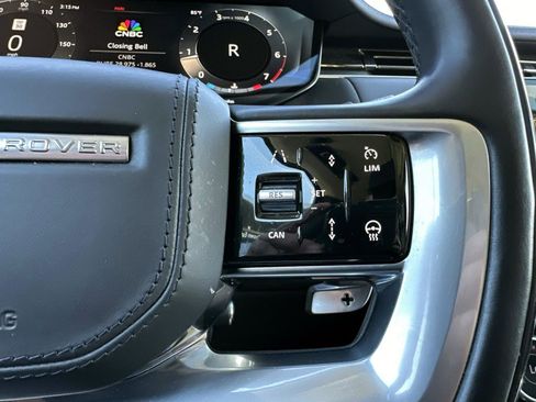 Used 2023 Land Rover Range Rover SE image 31