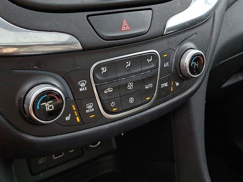 Certified 2020 Chevrolet Equinox LT image 16