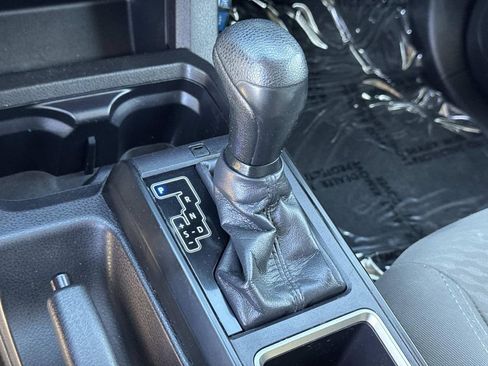 Used 2022 Toyota Tacoma SR image 15