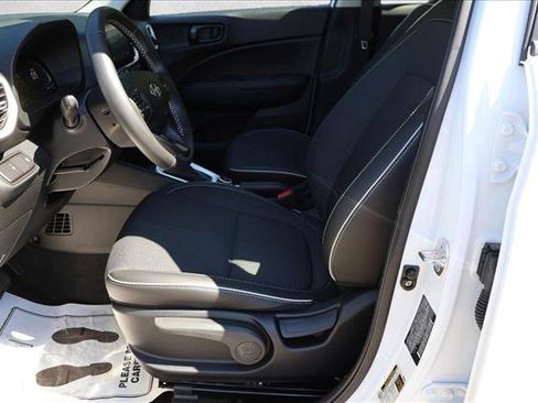 Certified 2026 Hyundai Venue SEL FWD image 11
