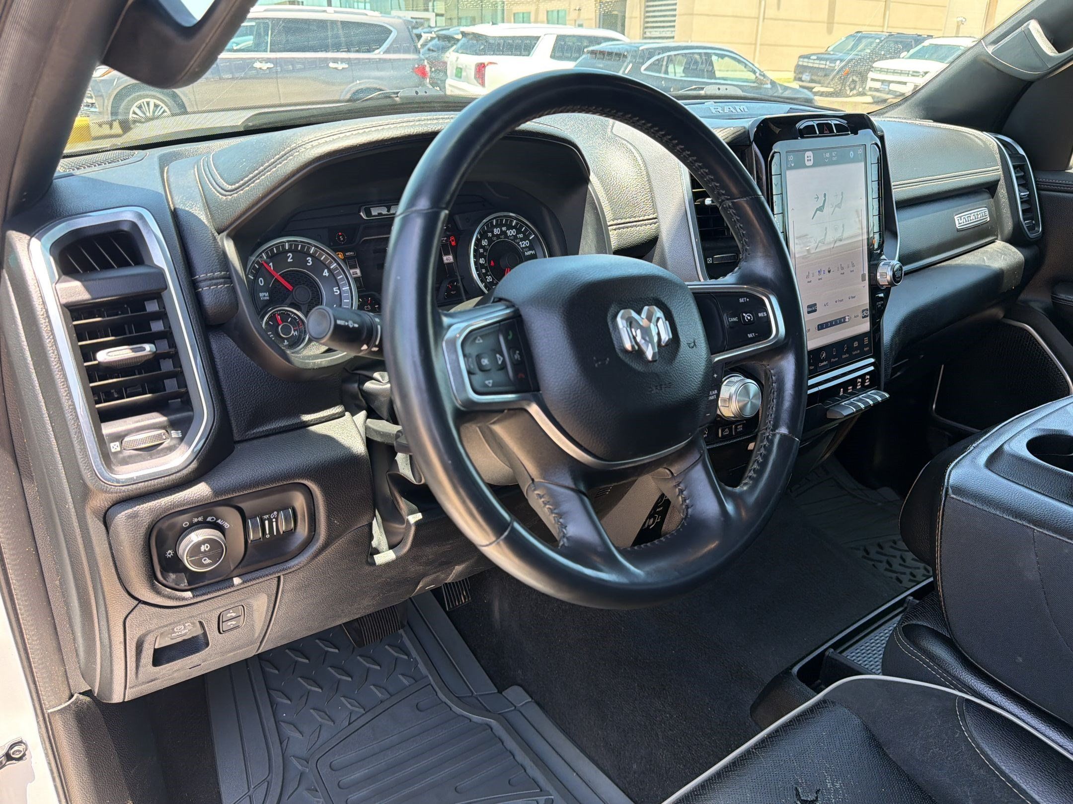 Used 2023 RAM 1500 Laramie AWD/4WD image 4
