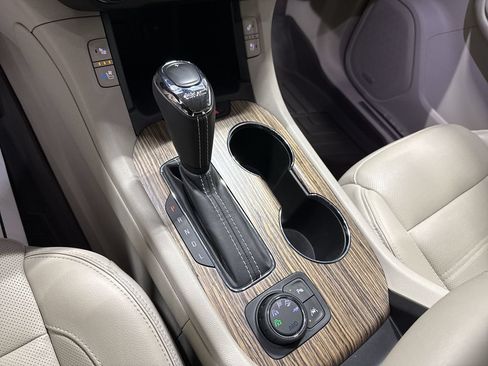 Used 2019 GMC Acadia Denali w/ Technology Package AWD/4WD image 16