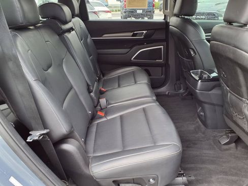 Used 2020 Kia Telluride LX FWD image 16