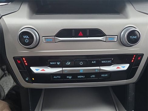 Certified 2022 Ford Explorer XLT w/ Equipment Group 202A image 41