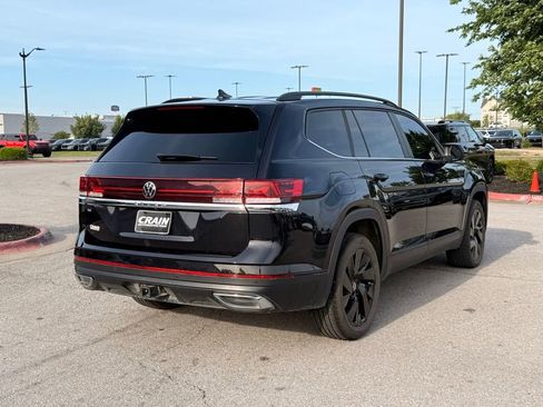 Used 2024 Volkswagen Atlas SE FWD image 7
