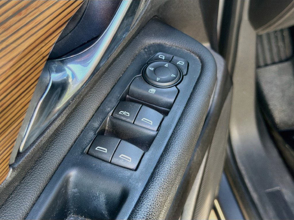 Used 2021 GMC Terrain SLE FWD image 18
