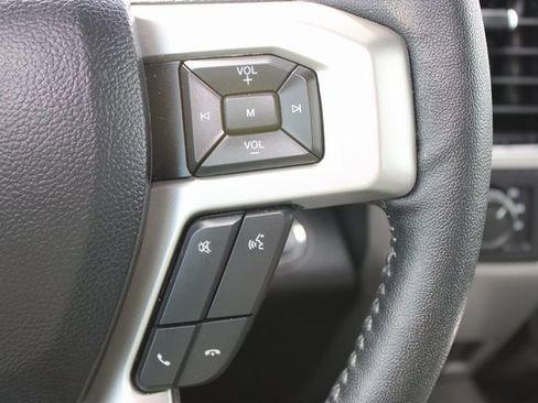 Used 2020 Ford F150 Lariat image 16