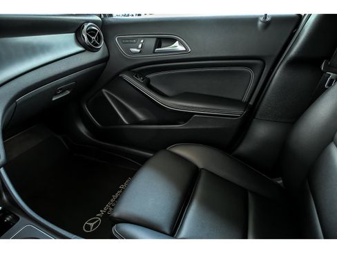 Used 2020 Mercedes-Benz GLA 250 4MATIC image 23